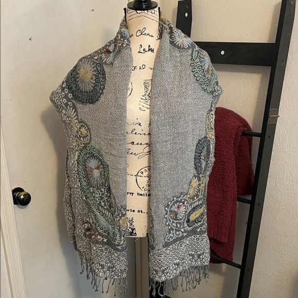 Peruvian Connection Gray Paisley Patterned Wool Blend Fringe Shawl Wrap Scarf - Picture 1 of 10